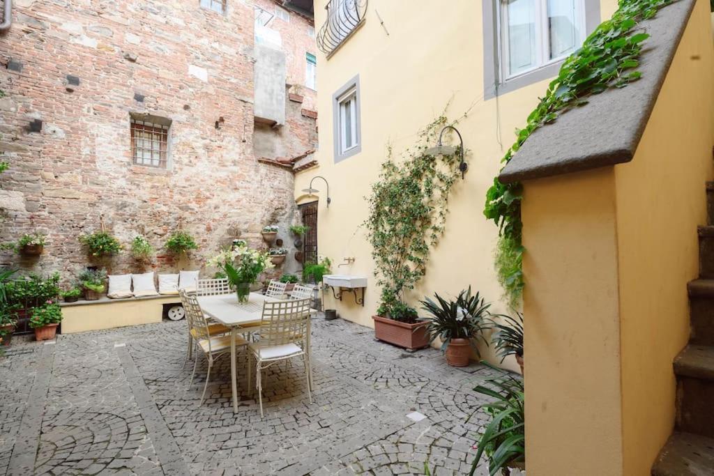 Corte Paolina - Charming Courtyard Inside Лукка Экстерьер фото